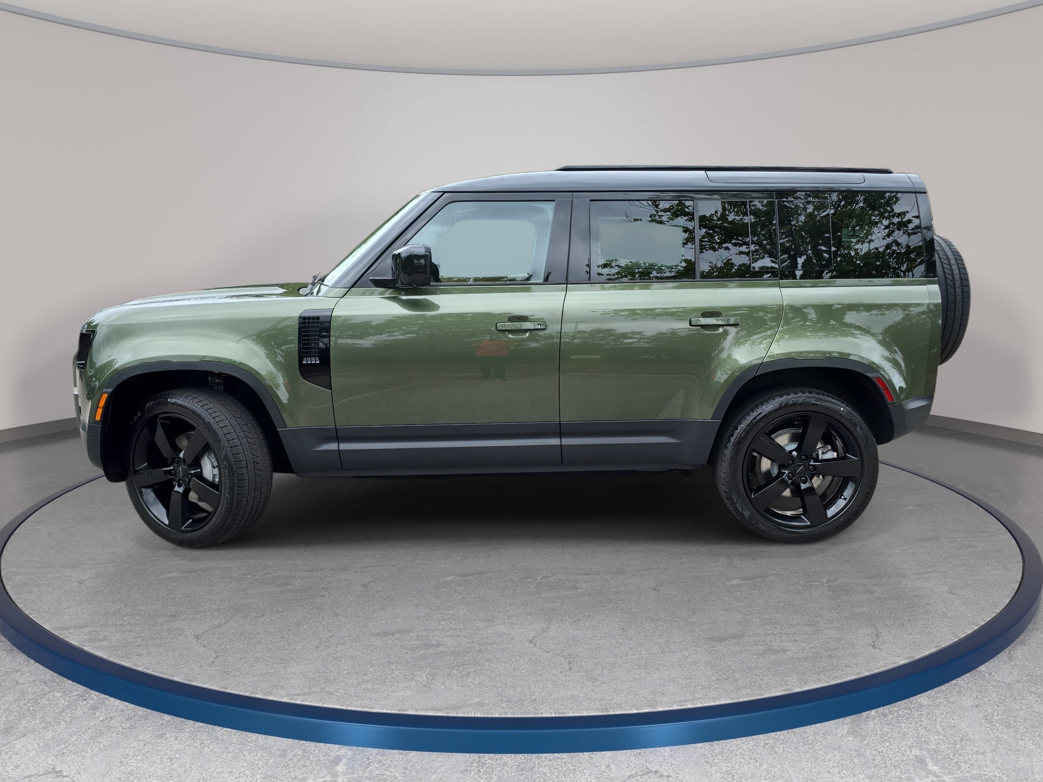 New 2026 Land Rover Defender 110 S AWD/4WD image 8