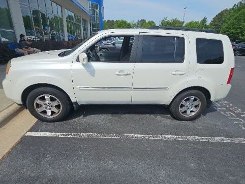 Used 2011 Honda Pilot Touring image 2