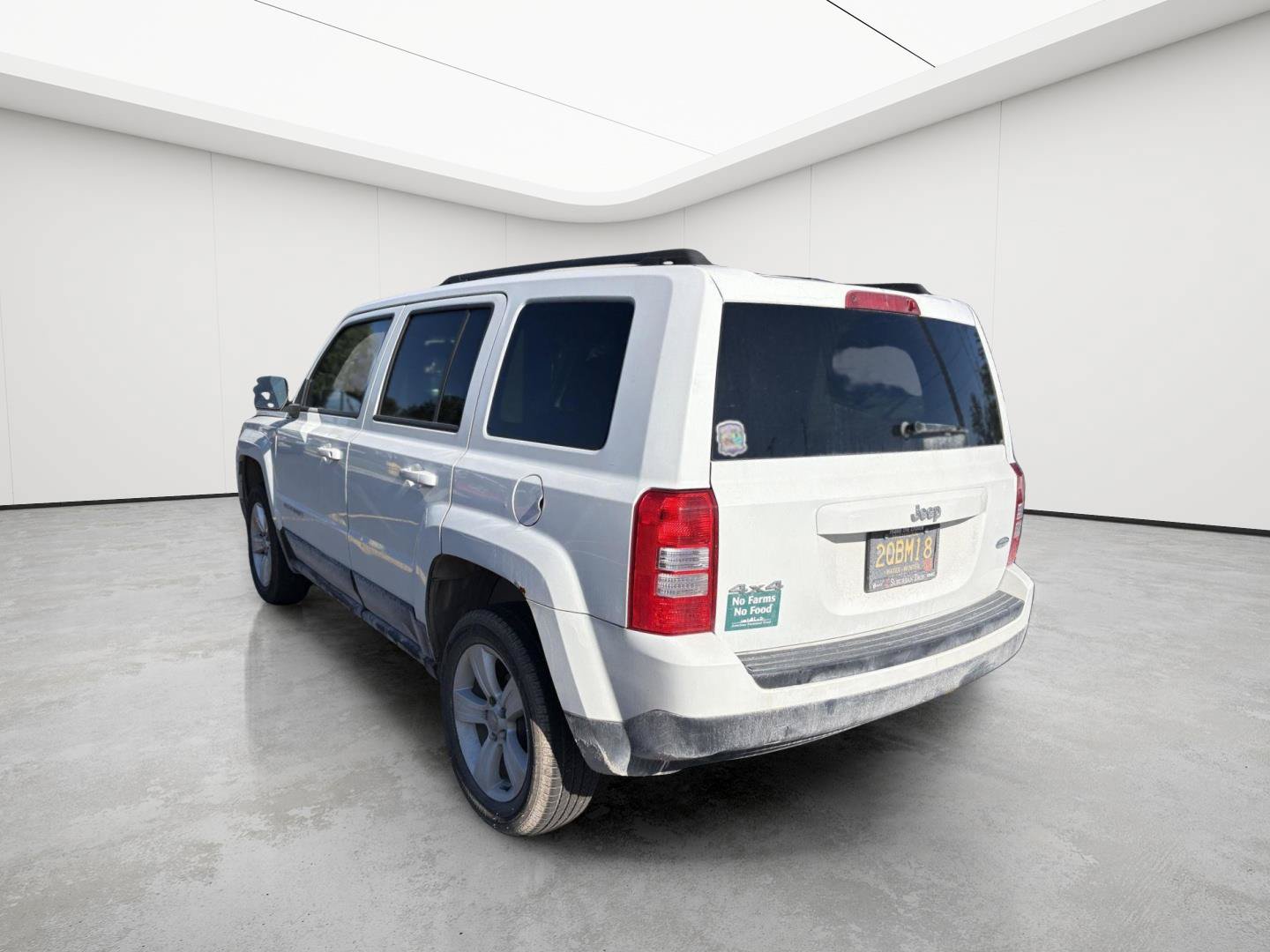Used 2014 Jeep Patriot Latitude AWD/4WD image 5