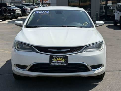 Used 2016 Chrysler 200 Limited FWD image 2