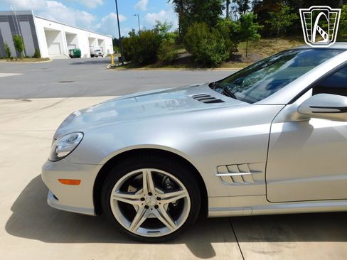Used 2009 Mercedes-Benz SL 550 image 11