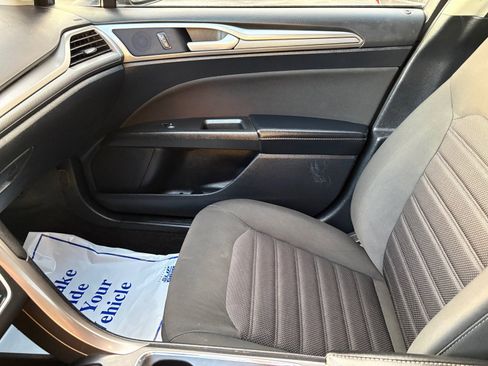 Used 2020 Ford Fusion SE image 32