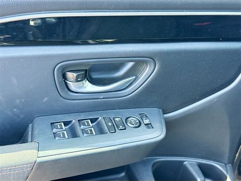 Used 2025 Honda Pilot Sport image 19