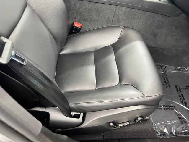 Certified 2025 Volvo XC60 B5 Core AWD/4WD image 22