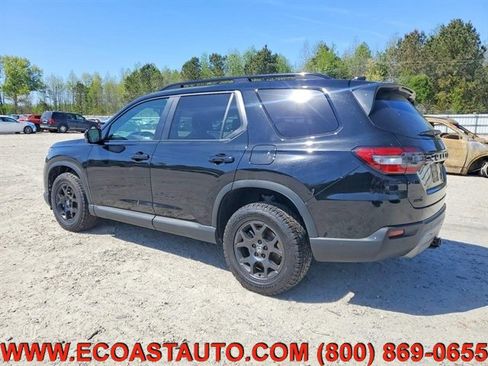 Used 2025 Honda Pilot TrailSport image 4