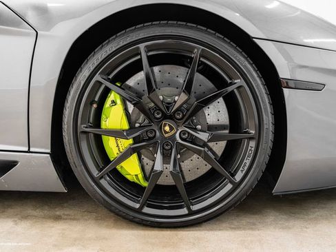 Used 2015 Lamborghini Aventador LP 700-4 AWD/4WD image 9