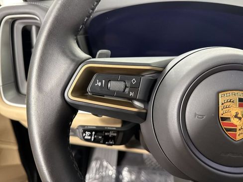 Certified 2024 Porsche Cayenne Coupe AWD/4WD image 37