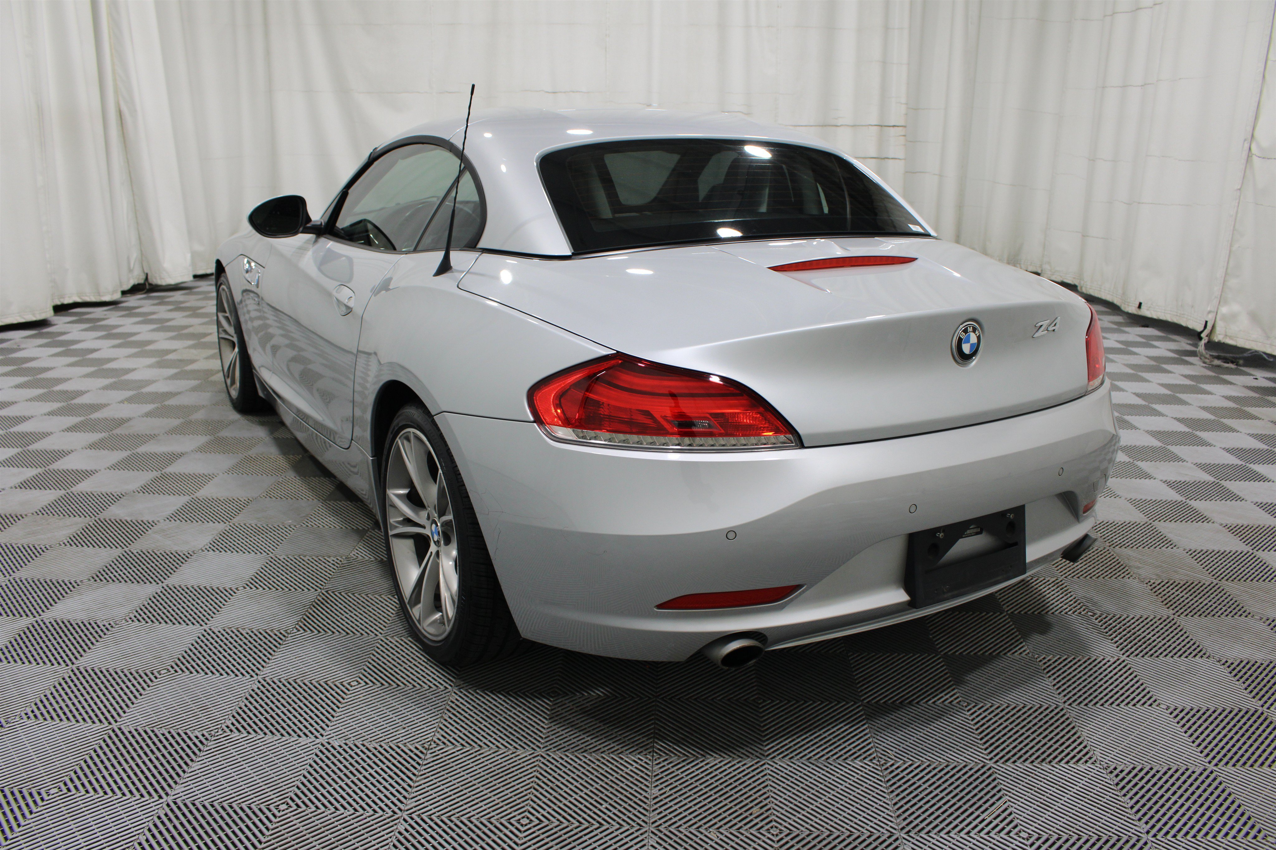 Used 2016 BMW Z4 sDrive35i RWD image 23
