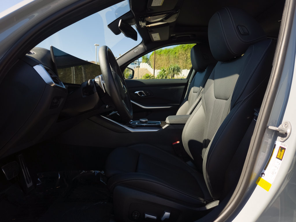 Used 2024 BMW 330i Sedan w/ M Sport Package RWD image 9
