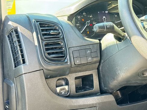 Used 2024 RAM ProMaster 2500 w/ Convenience Group FWD image 10