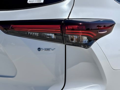 Used 2026 Toyota Highlander XLE AWD/4WD image 27