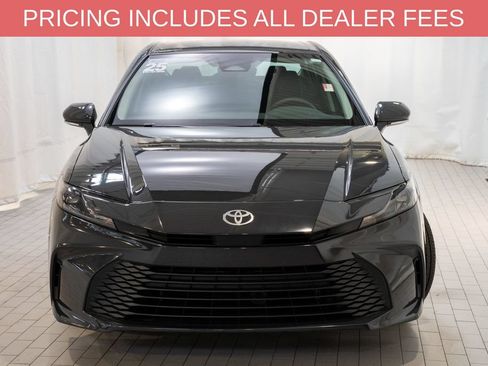 Used 2025 Toyota Camry LE w/ Convenience Package FWD image 2