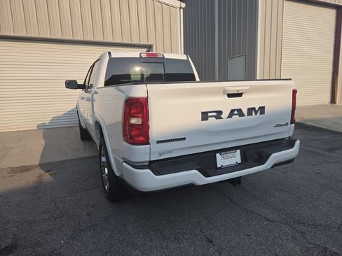 Used 2025 RAM 1500 Big Horn AWD/4WD image 9