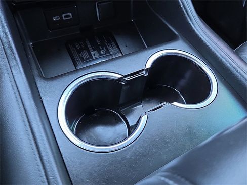 Used 2022 Chevrolet Tahoe Z71 w/ Luxury Package image 14