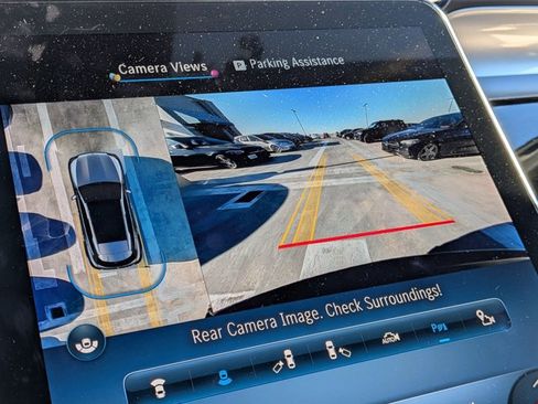 Used 2024 Mercedes-Benz GLC 300 4MATIC image 13