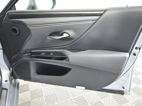 Used 2023 Lexus ES 350 w/ Premium Package FWD image 12
