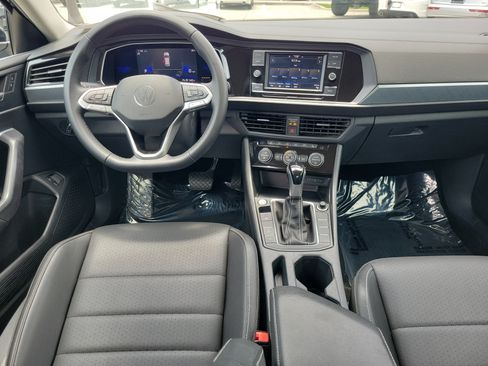 Used 2022 Volkswagen Jetta SE FWD image 13