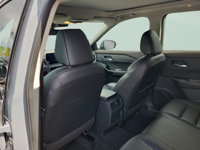 Used 2023 Nissan Rogue SL FWD image 16