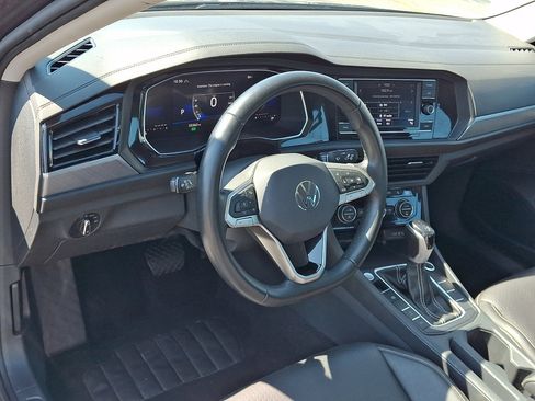 Used 2024 Volkswagen Jetta SE FWD image 25