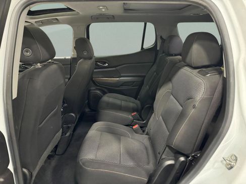 Used 2021 GMC Acadia SLE w/ Driver Convenience Package image 9