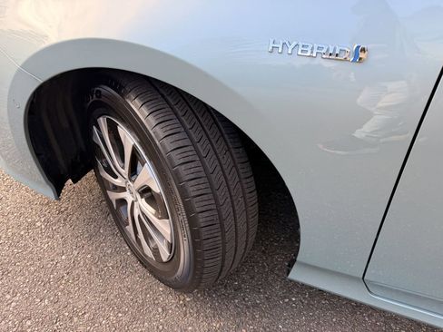 Used 2021 Toyota Prius XLE w/ Advanced Technology Package image 12