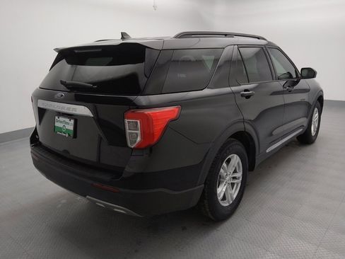 Used 2022 Ford Explorer XLT w/ Equipment Group 202A image 9