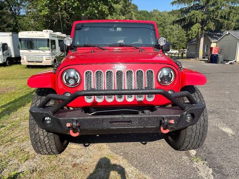 Used 2014 Jeep Wrangler Unlimited Sahara w/ Connectivity Group image 3