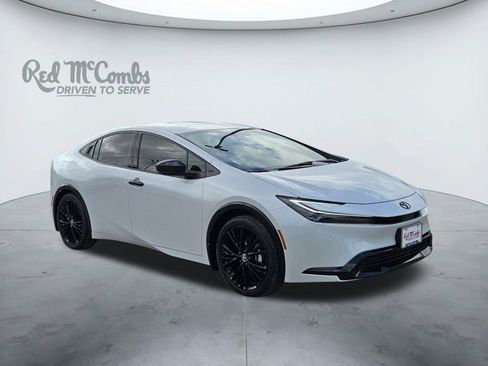 Used 2026 Toyota Prius image 1