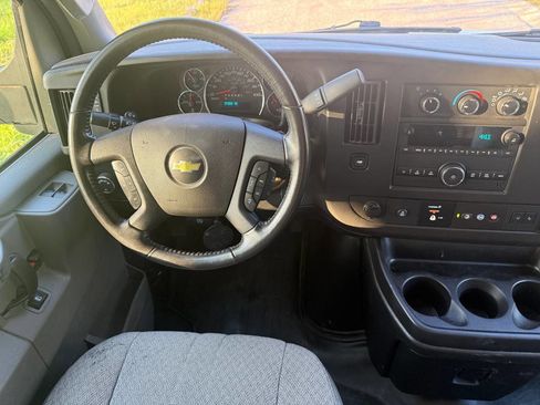 Used 2022 Chevrolet Express 3500 w/ Power Convenience Package RWD image 16