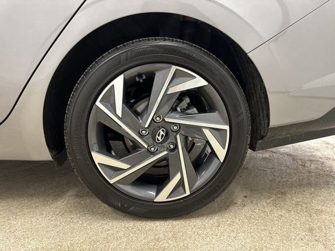 Used 2025 Hyundai Elantra SEL image 27