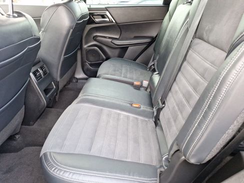 Used 2022 Mitsubishi Outlander SE image 31