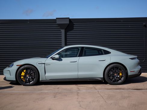 Certified 2025 Porsche Taycan GTS image 2