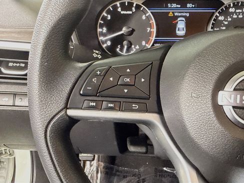Used 2025 Nissan Altima 2.5 SV FWD image 14