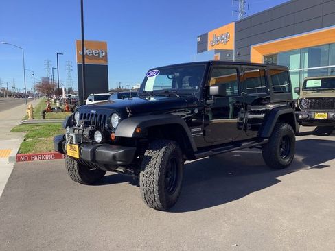 Used 2012 Jeep Wrangler Unlimited Sport image 5