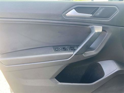 Used 2019 Volkswagen Tiguan SE image 14