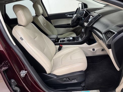 Used 2019 Ford Edge Titanium w/ Equipment Group 301A image 35