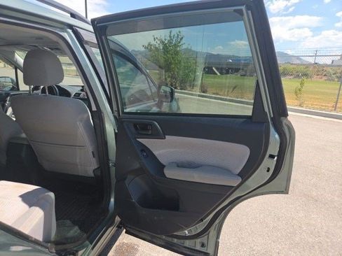 Used 2018 Subaru Forester 2.5i Premium AWD/4WD image 17
