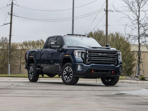 Used 2020 GMC Sierra 3500 AT4 w/ Technology Package image 2