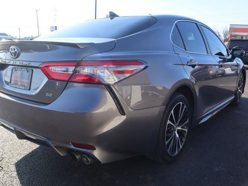 Used 2019 Toyota Camry SE w/ Carpet Mat Package image 25