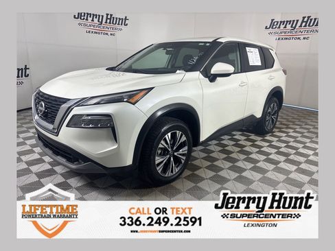 Used 2023 Nissan Rogue SV image 1