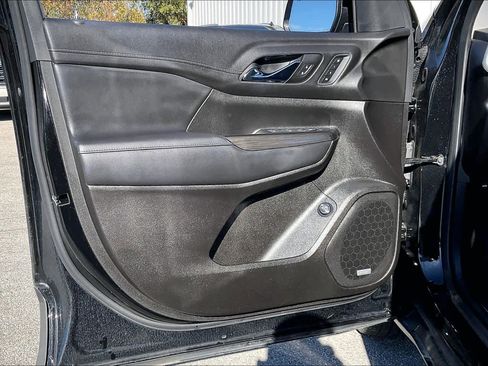 Certified 2023 GMC Acadia SLT w/ Elevation Edition image 19