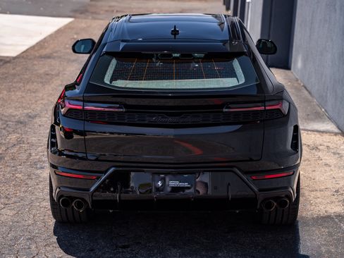 Used 2025 Lamborghini Urus SE AWD/4WD image 4