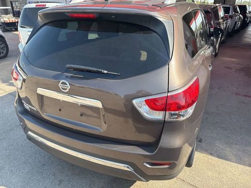 Used 2016 Nissan Pathfinder S image 4