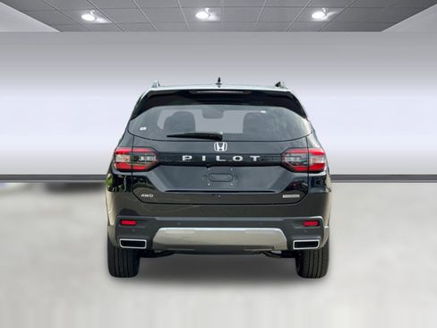 New 2026 Honda Pilot Touring image 9
