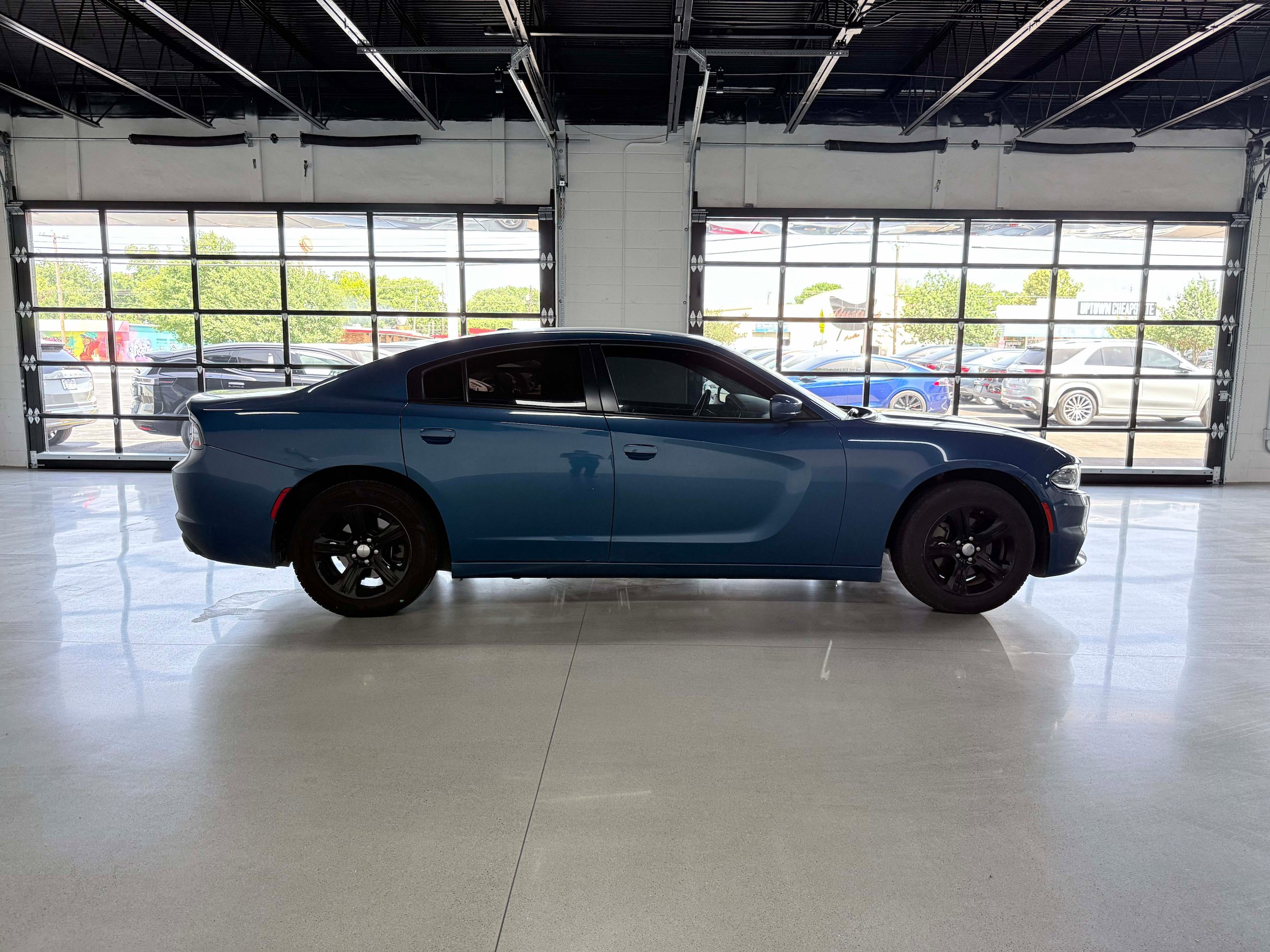 Used 2022 Dodge Charger SXT RWD image 7