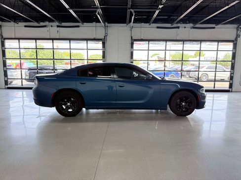 Used 2022 Dodge Charger SXT RWD image 7