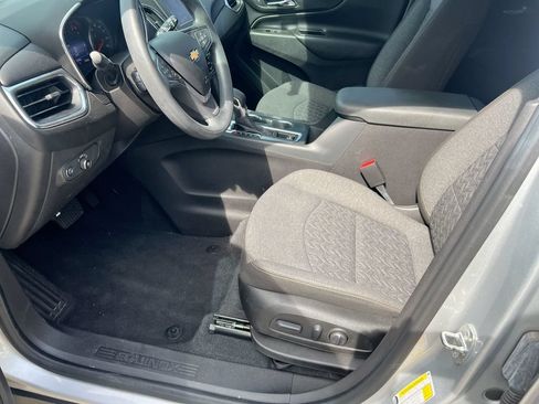 Used 2022 Chevrolet Equinox LT FWD image 12