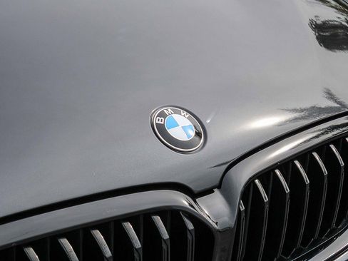 Used 2023 BMW M550i xDrive image 9