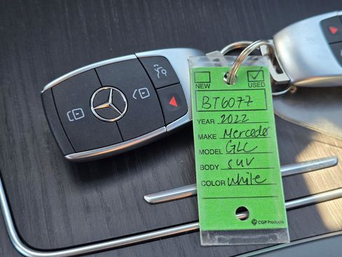 Used 2022 Mercedes-Benz GLC 300 4MATIC image 33