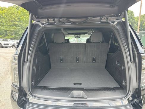 Used 2025 Chevrolet Suburban LT w/ Comfort Package RWD image 35